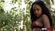 Putar ebony pohon remaja amilian kush mendapat hot cum di dia menyenangkan front
