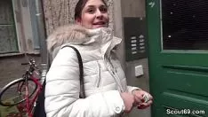 播放 高级德国侦察员 - 七月 (22) 在欧文柏林开始和性交