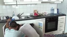 播放 欧洲婴儿得到 dpd