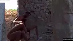 Reproduzir A dupla de jovens gasta o relógio 'tween destrói