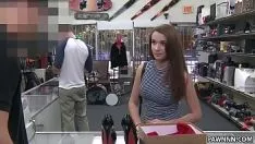 Reproducir Brunet baby naomi alice necesita empaparse - remojo porno