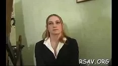 Redare Mamilla se vellica pe o frânghie ind gal