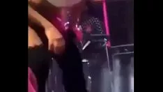 Redare Anitta se zvârcolește delicioasă