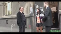 播放 诱人的 promenadeesita 得到一个严重的诱惑