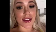 播放 Metropolis 金发粉丝 Missy 是一个 tiktok thot 与湿小猫，她可以强行退出