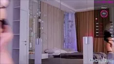 चलाएँ सुंदर गोरा अंगूठा बिल्ली-बिल्ली