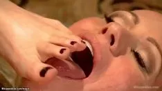 চালান Domme orifice fucks bosomy milf tribade