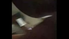 Oynat Kız dürttü alır