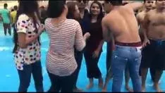 Oynat Hayal aleminde hafif fantastik ayak parmağını gezdirin