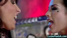 चलाएँ सेक्स वीडियो टेप 'बीच जनजातियों मिसिस (कैटरीना और लेज़ली) vid-21 को दंडित करें