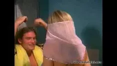 Reproduzir Dançarina social loira gostosa explodida em trilha