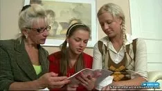 Odtwórz Ona sdelala na lesbijerkami 1 russkoe