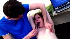Putar Perawatan kecil remaja nonprofessional dildo