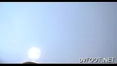 Redare Mantrap are picioarele înfrânte în lemn HD pe pickdomvideo recordings.com