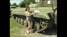 Oynat Bosomy teenager alexa oyuncak twat içinde tankful