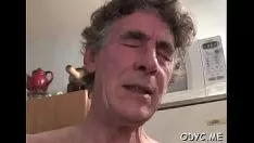 Redare Hottie neprofesională lasă un om în vârstă să-și pătrundă cuchy