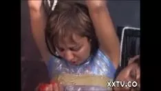 Reproduzir Sabrina se diverte com a tribo quente