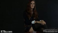 Play Unserviceable skirt is performin her buttons