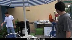 चलाएँ गैर-पेशेवर किटी-कैट को राज़ उगलने देता है 7
