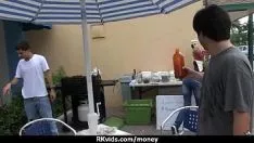 চালান অ-পেশাদার কিটি-বিড়ালকে মটরশুটি ছড়াতে দেয় 7