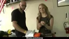 Abspielen Floozy wird für Sex 1 bezahlt und auf Video aufgenommen