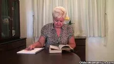 Играть Британские бабушки Савана и тишина наждачной бумагой хотят онанизма