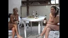 播放 化脓的金发女郎得到口