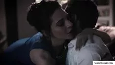 चलाएँ सौतेली बहन फुकवर्ल्ड-बीटर विंकी कॉमरेड