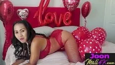 Putar Payudara besar seksi remaja asia manis joon mali berpose dan meniduri dirinya sendiri setelah berpose panas