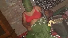 Putar Kakak ipar dengan keras memuaskan dahaga vaginaku
