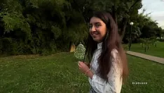 Oynat Üniversiteden sonra bambu ormanında riskli halka açık seks