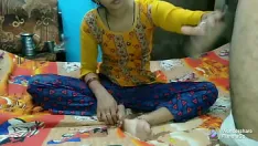 চালান ভারতীয় গরম আন্টি তার চাকর দ্বারা চোদা সঙ্গে