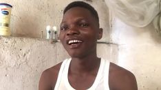 Riproduci Ho bisogno di un'amicizia seria, guarda il mio video fino alla fine
