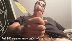 تشغيل مص قضيبك لسداد ديونك، صالون الحب المحظوظ