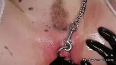 تشغيل Ziped blacken knuckle أسفل مارس الجنس في احتفال مخمور