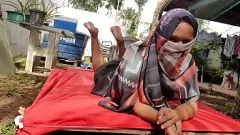 Oynat Azgın Koca Kamerada Desi Eşlerini Paylaşıyor - Gerçek Amatör Desi Porno
