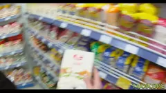 تشغيل الرطب والبرية: الظهور الأول للمراهقة الأوروبية إليسافيتا جولوبيفا