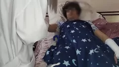 Oynat Latina Milf Doktor Hasta tarafından becerdin alır ve bir cumshot alır