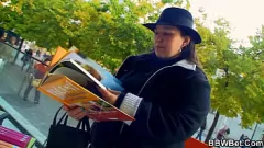 Reproduzir Morena gordinha com peitos grandes e bunda enorme é uma merda e monta um pau enorme