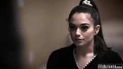 Reproduzir Bony Bony Girl Barber em Taboo Teen Anal Sex With Stepson