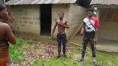 Jouer Il m'a dit de changer de vêtements pour qu'il puisse me montrer son énorme BBC et baiser durement ma chatte serrée en levrette.