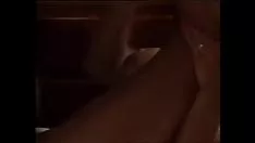 Abspielen Heiße Blondine mit Gefallen macht sich die nasse Kätzchen ihres Mädchens aus und sie macht sich Sorgen um ihre großen Gummibandtitten