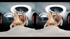 Jouer Worlddevotes - baise en quartette dans un quad extérieur