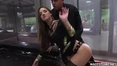 Reproducir Ameerah adara calificando a su hombre gumshoe severamente y fresco