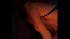 Afspelen Ze heeft het nodig op haar front